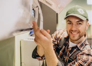 HVAC service support Dubai technician