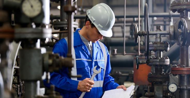 HVAC technician performing MEP maintenance in Dubai building