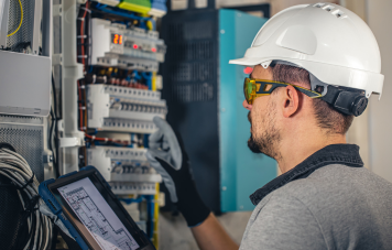 SMDB installation and electrical panel setup in commercial building Dubai